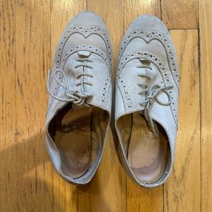 Off white flat oxfords size 5.5